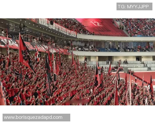 贵阳足球明星赛盛大开球吸引众多球迷共同见证精彩对决