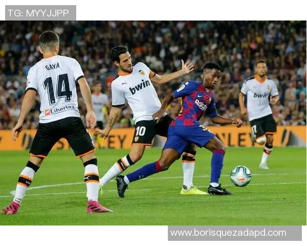 足球明星激战精彩瞬间回顾赛场上的巅峰对决与绝妙配合视频合集